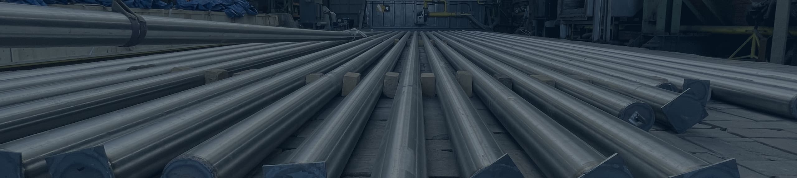 Turbine blade cross-section showing aluminide diffusion coating used in aerospace applications. Turbine blade cross-section showing aluminide diffusion coating used in aerospace applications.